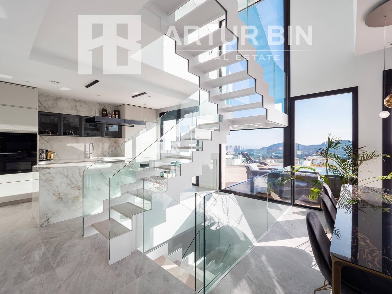 4 bedroom Villa for sale in Finestrat with pool - € 1,750,000 (Ref: 8683443)