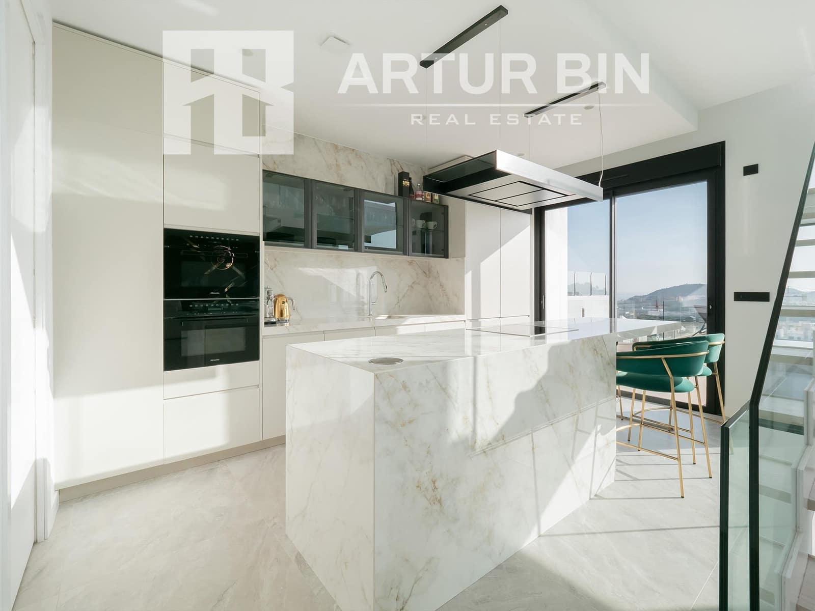 4 bedroom Villa for sale in Finestrat with pool - € 1,750,000 (Ref: 8683443)