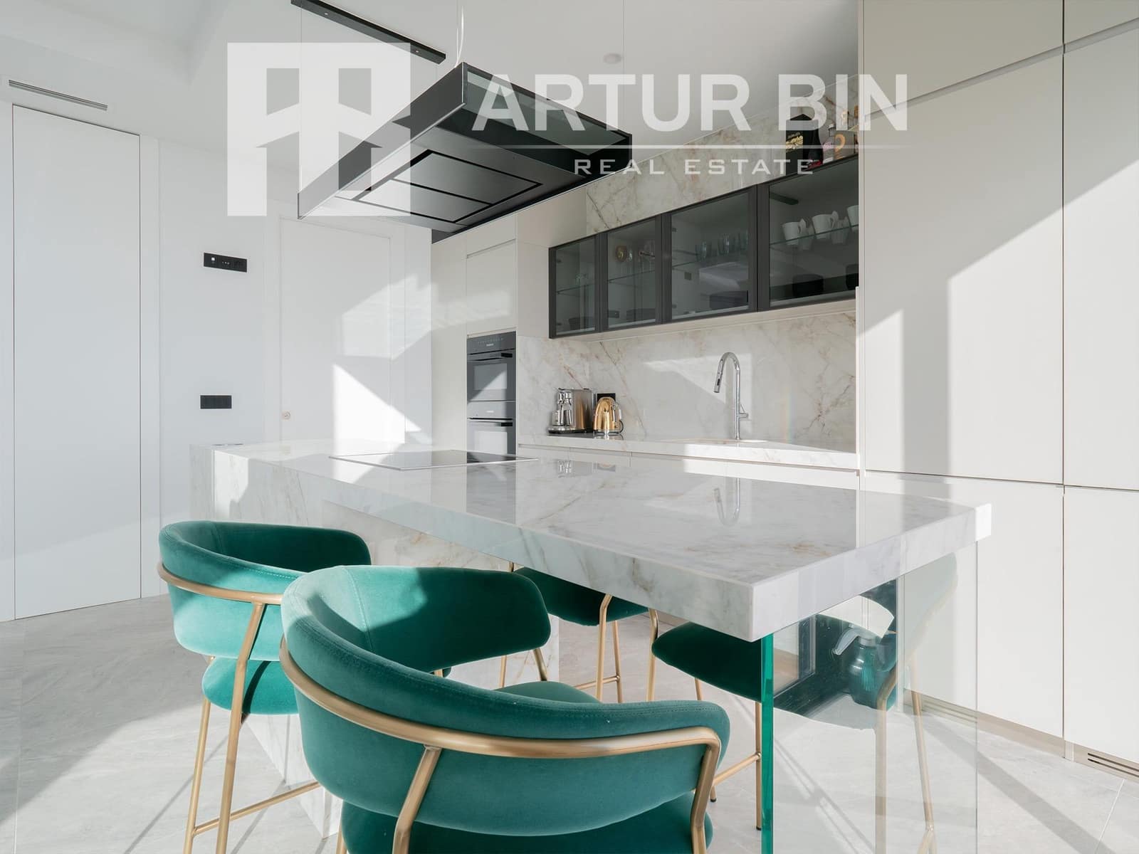 4 bedroom Villa for sale in Finestrat with pool - € 1,750,000 (Ref: 8683443)