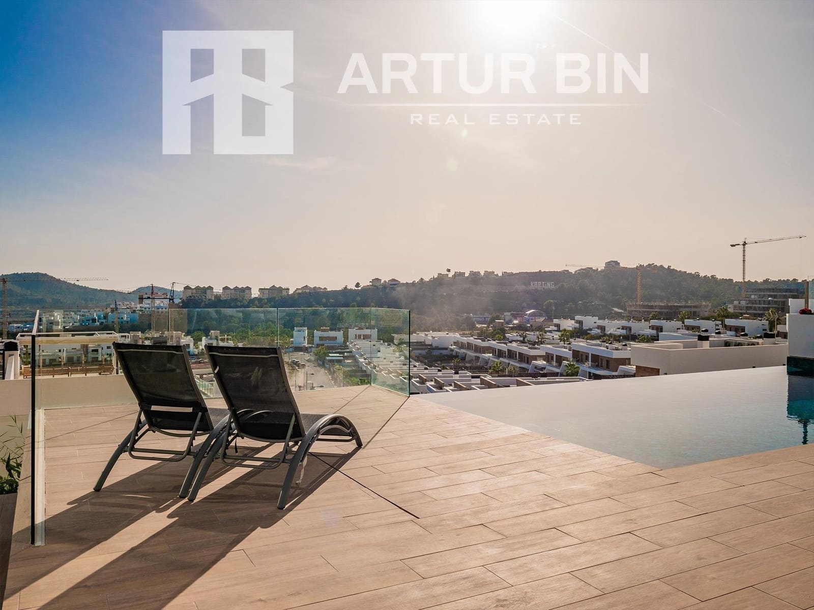 4 bedroom Villa for sale in Finestrat with pool - € 1,750,000 (Ref: 8683443)