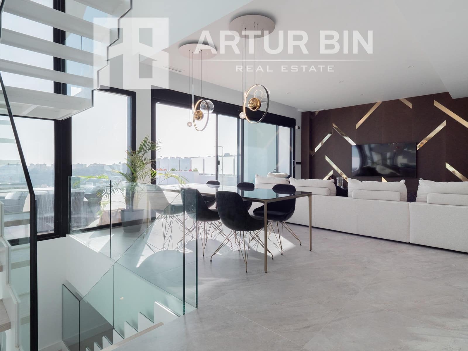 4 bedroom Villa for sale in Finestrat with pool - € 1,750,000 (Ref: 8683443)