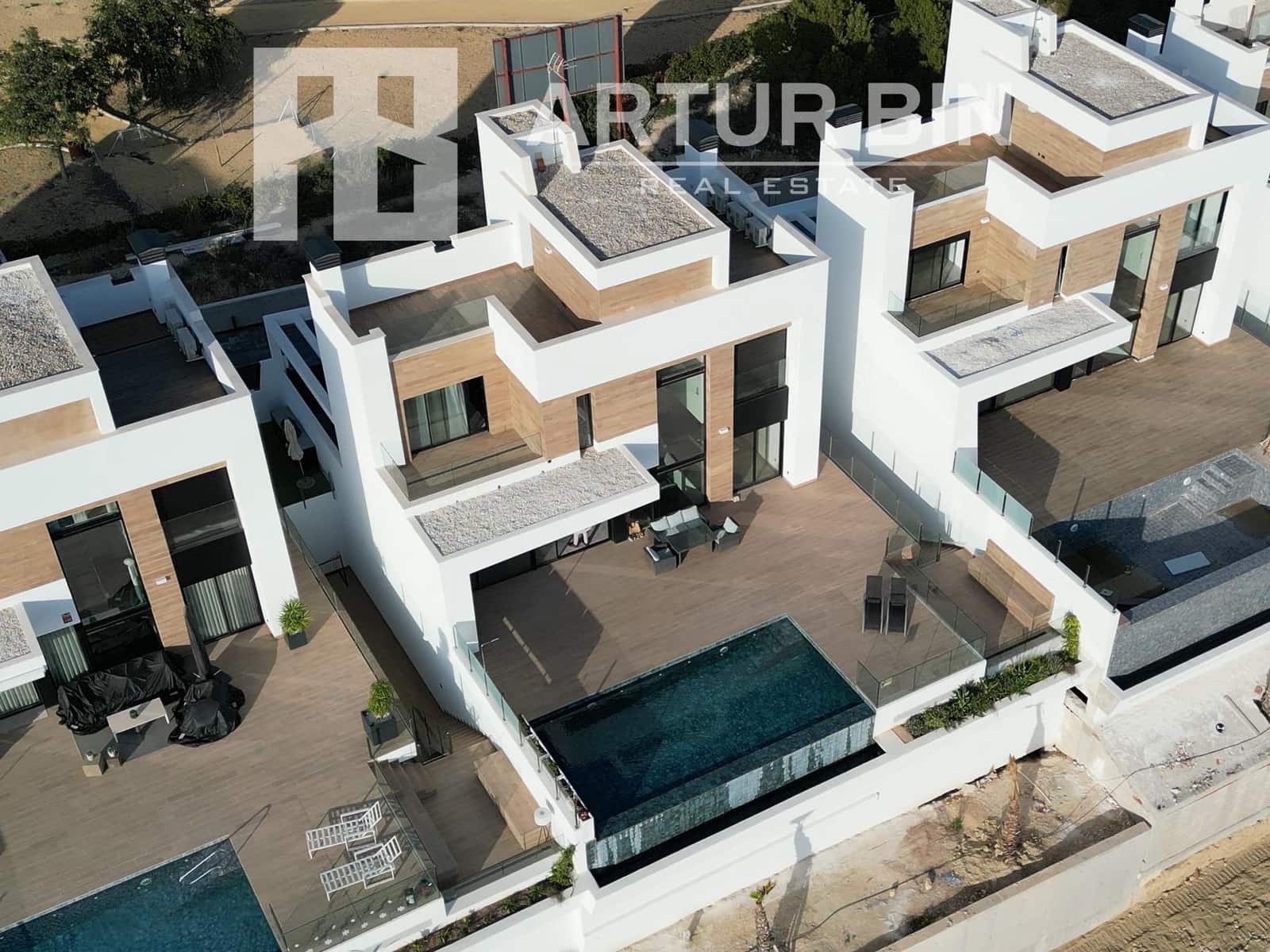 4 bedroom Villa for sale in Finestrat with pool - € 1,750,000 (Ref: 8683443)