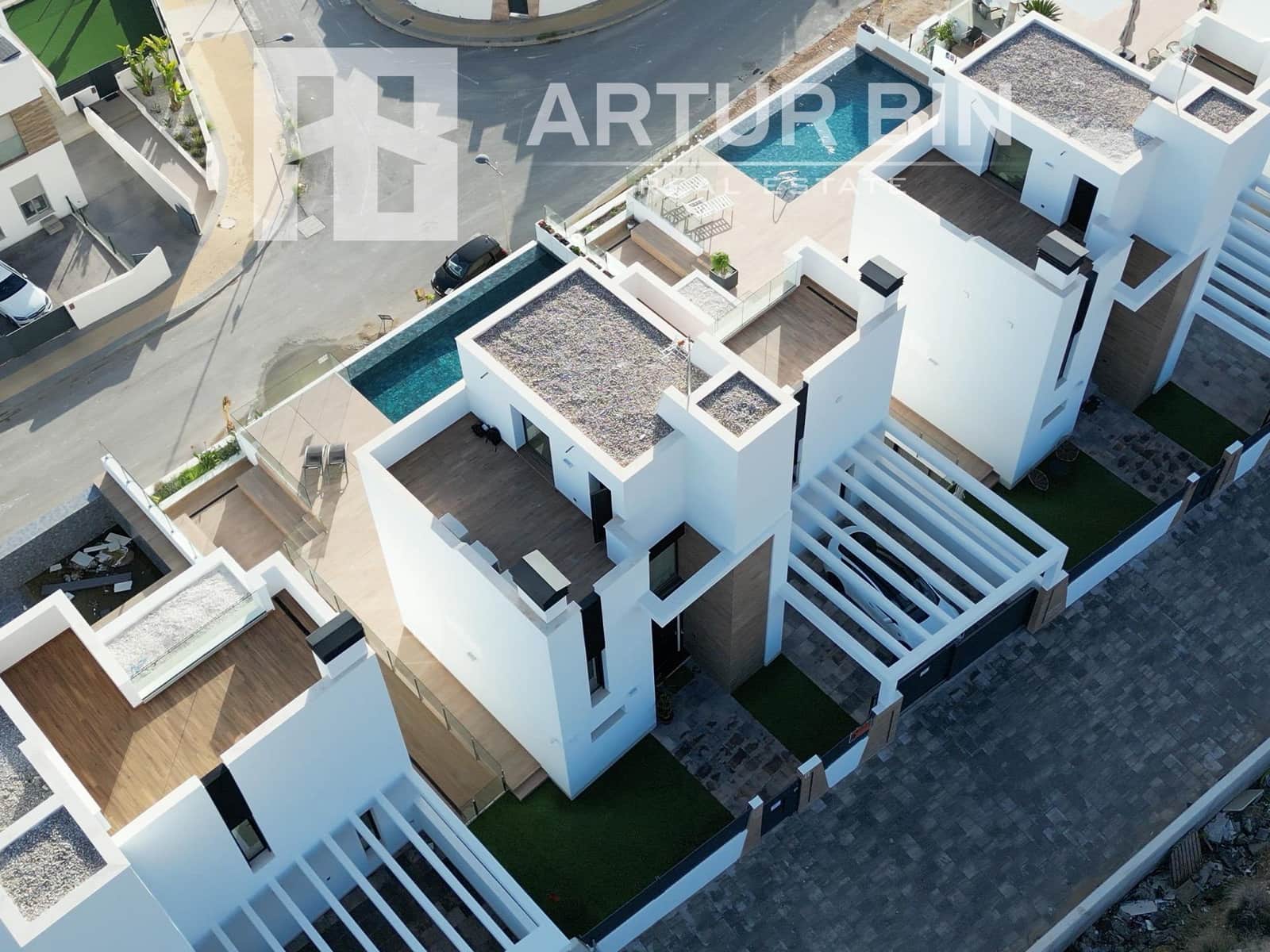 4 bedroom Villa for sale in Finestrat with pool - € 1,750,000 (Ref: 8683443)