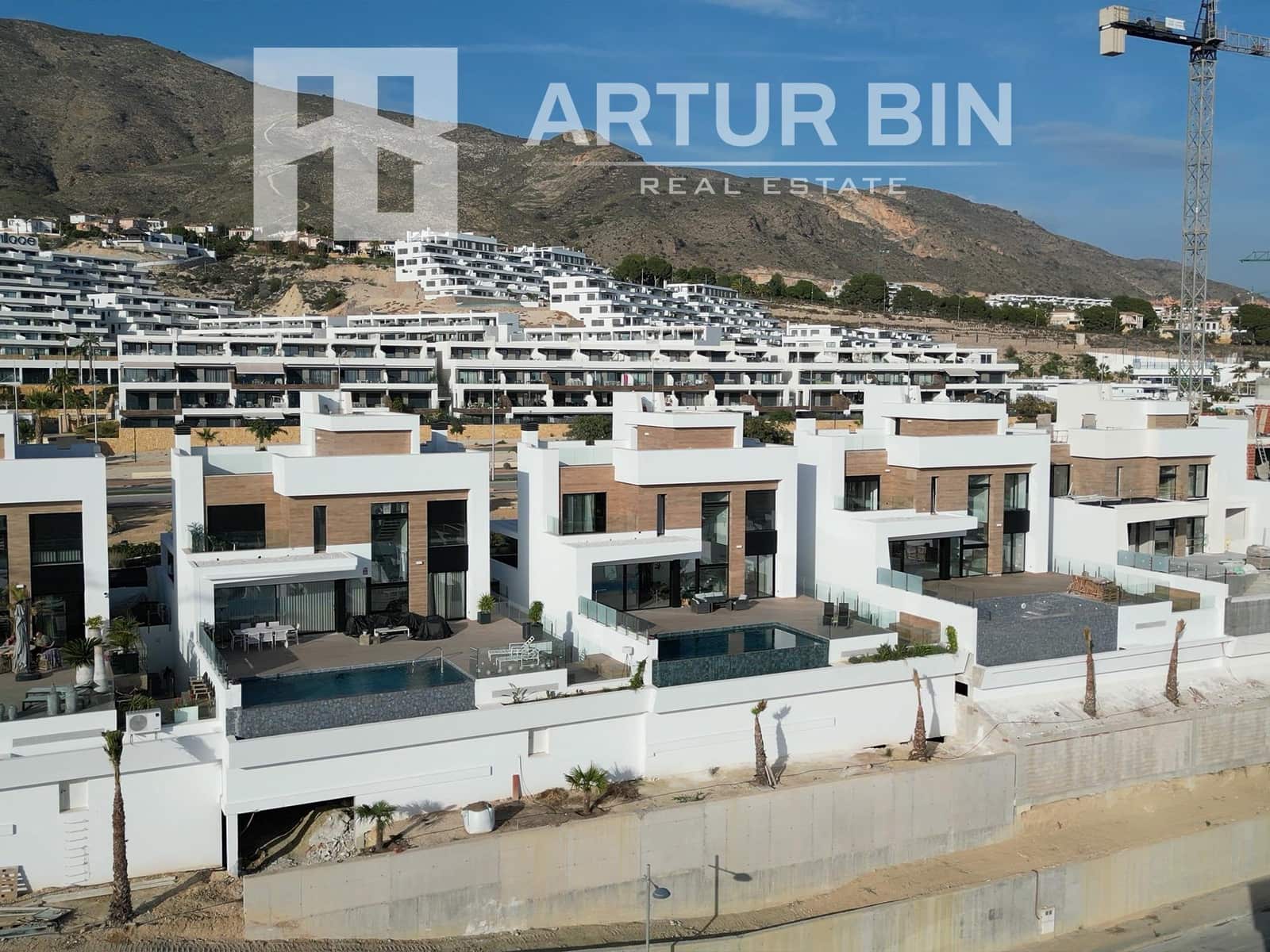 4 bedroom Villa for sale in Finestrat with pool - € 1,750,000 (Ref: 8683443)