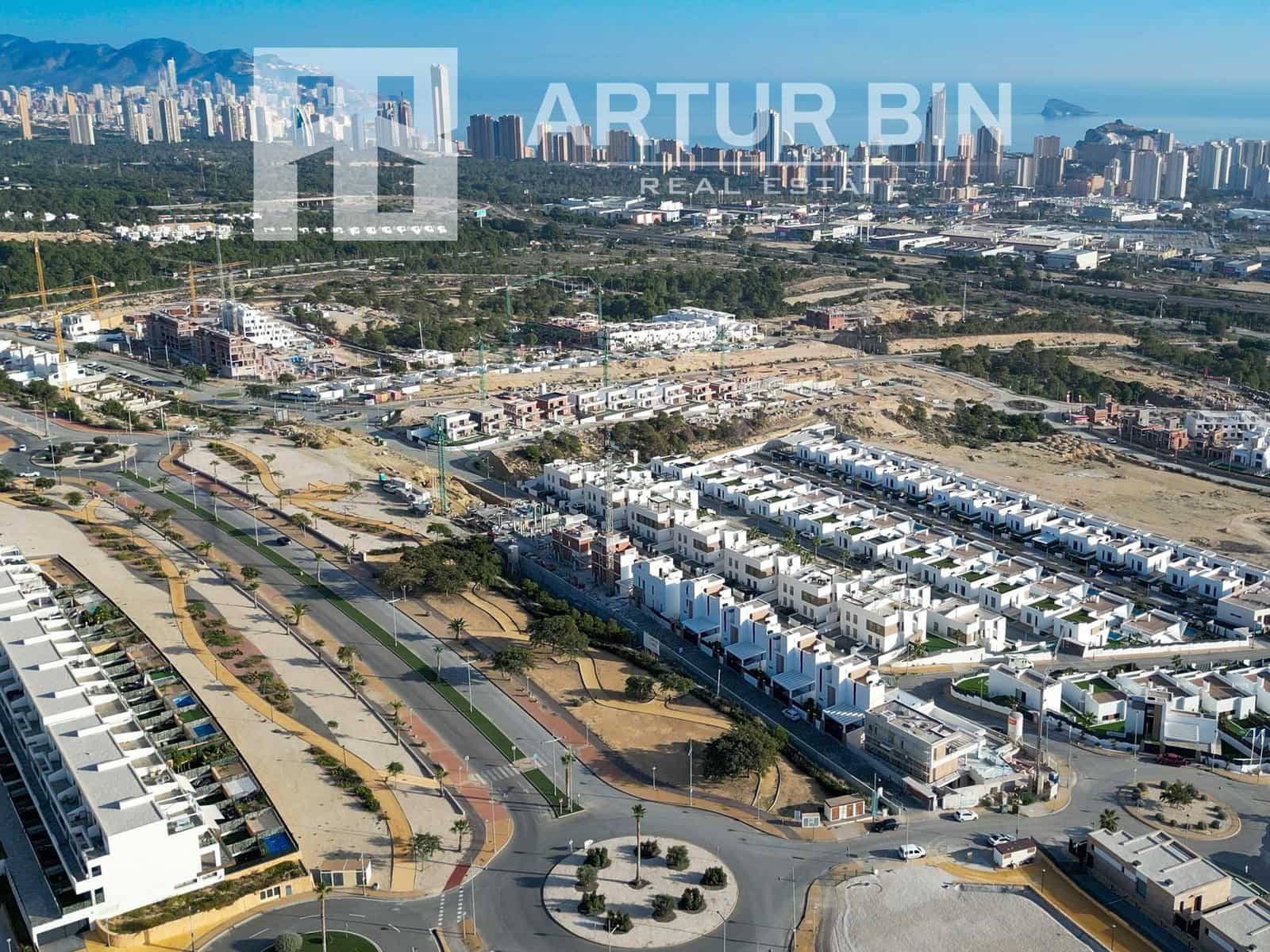 4 bedroom Villa for sale in Finestrat with pool - € 1,750,000 (Ref: 8683443)