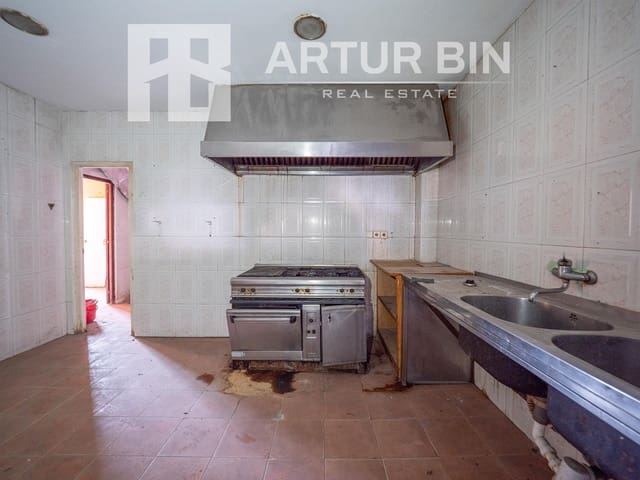 Commercial for sale in Benicalap, Valencia city - € 135,000 (Ref: 8709886)