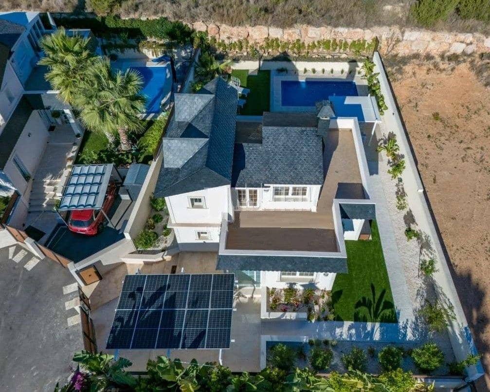 3 bedroom Villa for sale in Alicante / Alacant city with pool - € 560,000 (Ref: 8755661)