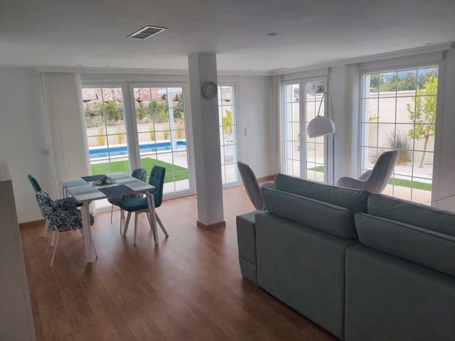 3 bedroom Villa for sale in Alicante / Alacant city with pool - € 560,000 (Ref: 8755661)