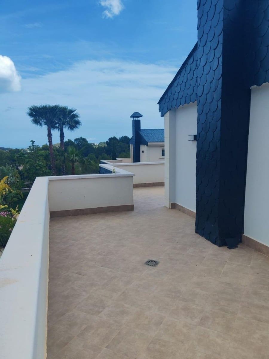 3 bedroom Villa for sale in Alicante / Alacant city with pool - € 560,000 (Ref: 8755661)