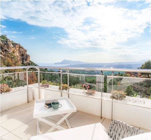 4 Zimmer Villa zu verkaufen in Altea mit Pool - 1.095.000 € (Ref: 8802257)