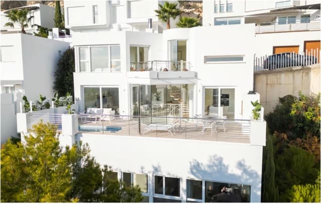 4 Zimmer Villa zu verkaufen in Altea mit Pool - 1.095.000 € (Ref: 8802257)