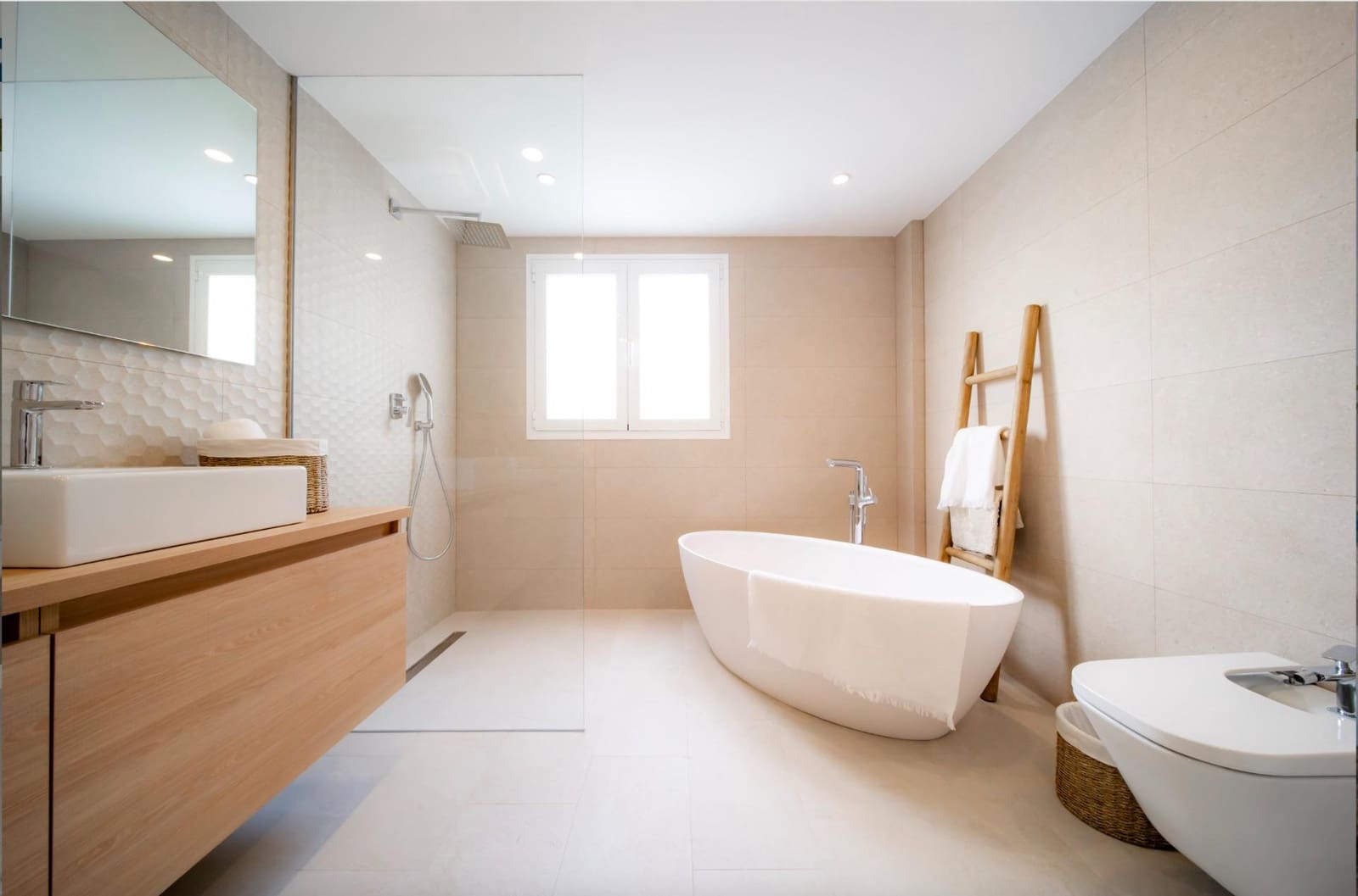 4 bedroom Villa for sale in Altea with pool - € 1,095,000 (Ref: 8802257)