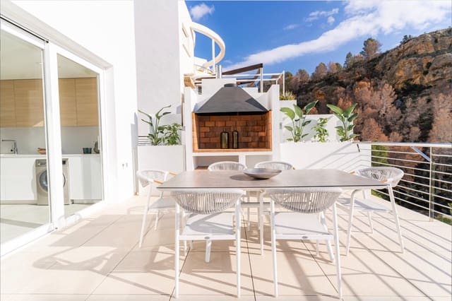 4 Zimmer Villa zu verkaufen in Altea mit Pool - 1.095.000 € (Ref: 8802257)