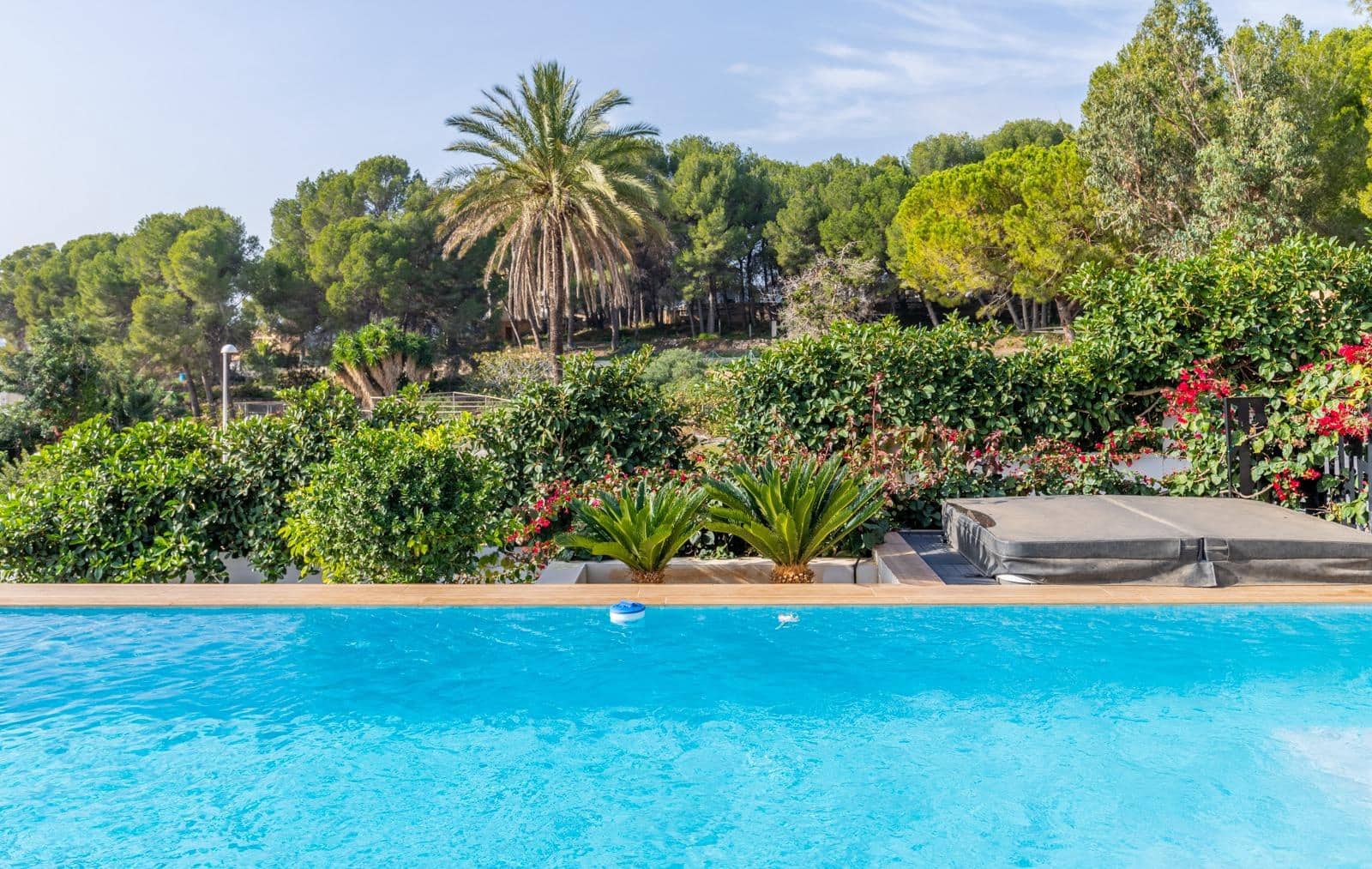 9 bedroom Villa for sale in Moraira with pool - € 2,595,000 (Ref: 8827537)