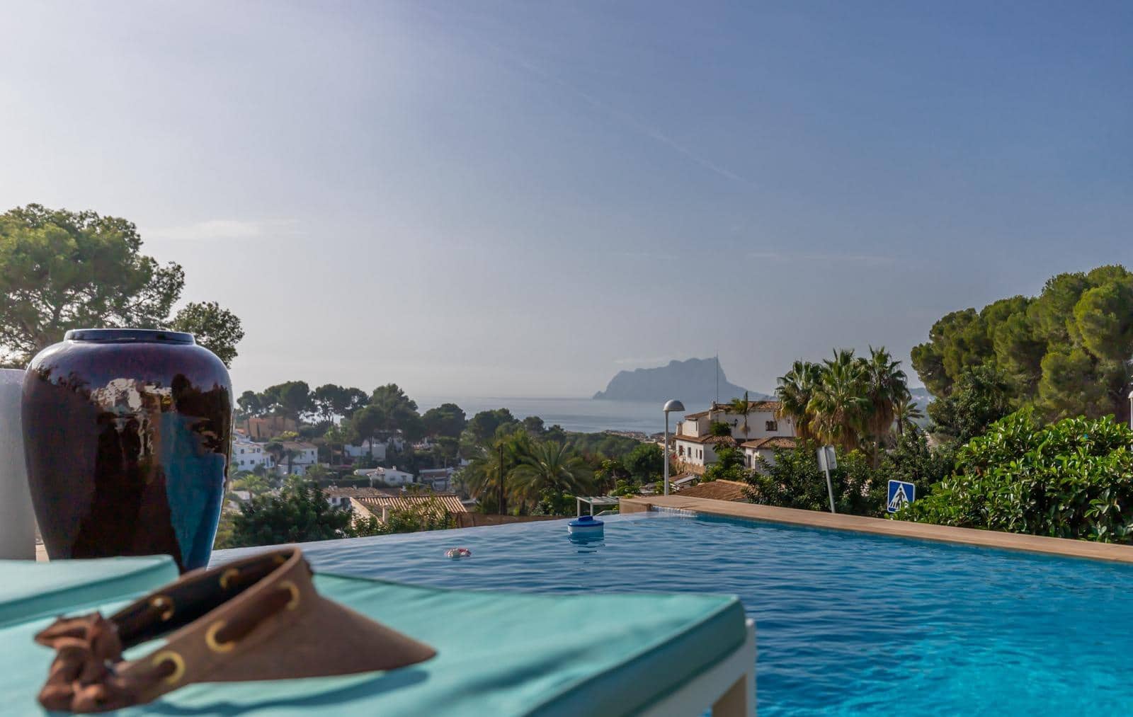 9 bedroom Villa for sale in Moraira with pool - € 2,595,000 (Ref: 8827537)