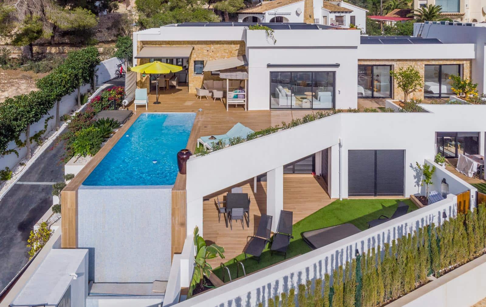 9 bedroom Villa for sale in Moraira with pool - € 2,595,000 (Ref: 8827537)