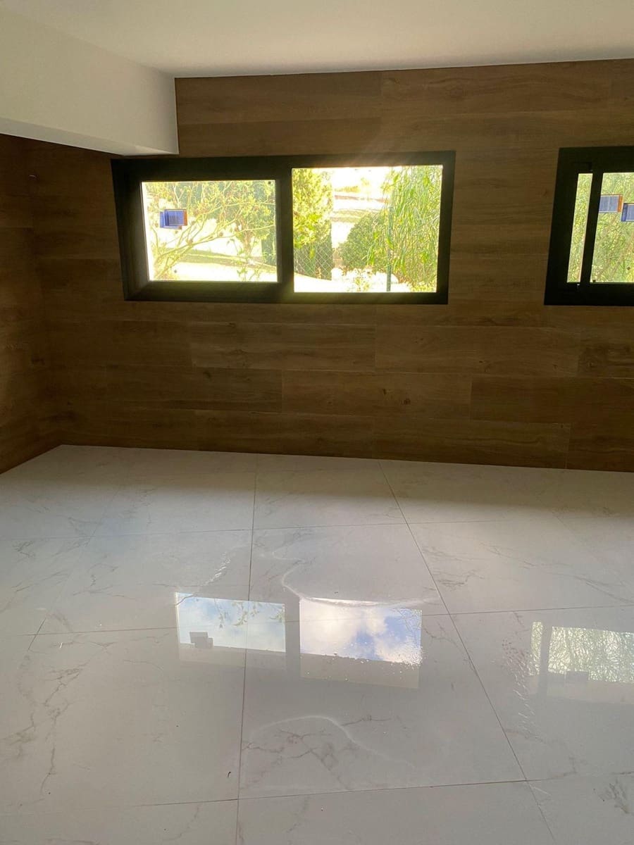 4 bedroom Villa for sale in Benahavis with pool - € 4,200,000 (Ref: 8836688)