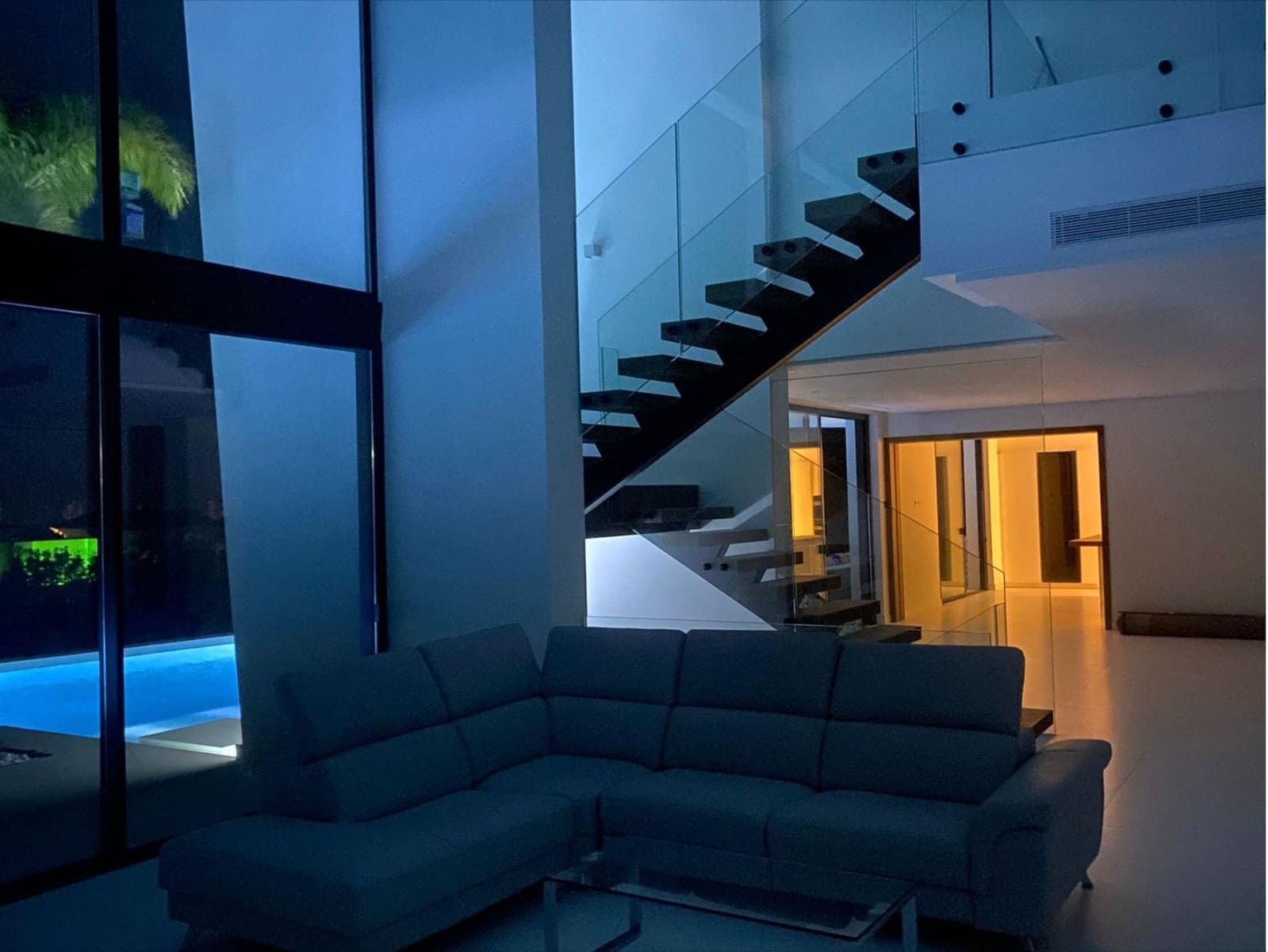 4 bedroom Villa for sale in Benahavis with pool - € 4,200,000 (Ref: 8836688)