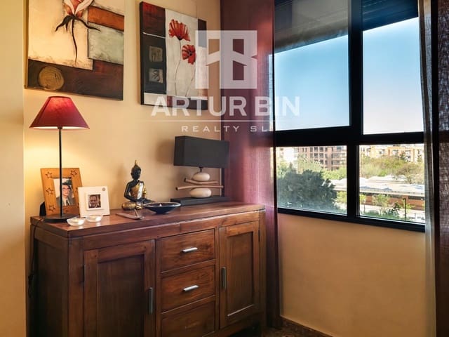 2 slaapkamer Appartement te koop in Valencia stad met zwembad - € 245.000 (Ref: 8939434)