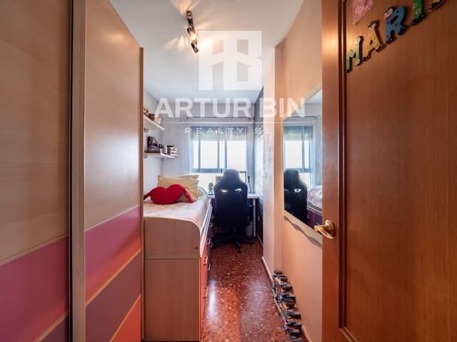 2 slaapkamer Appartement te koop in Valencia stad met zwembad - € 245.000 (Ref: 8939434)