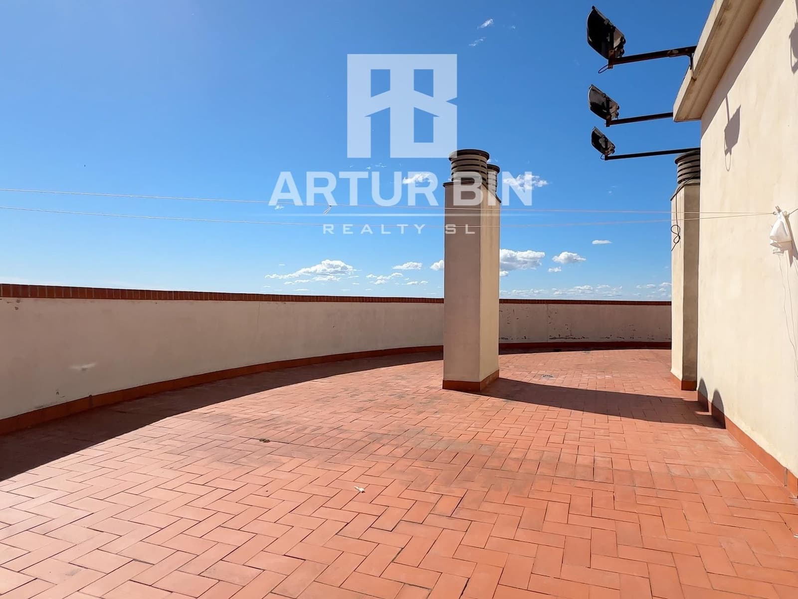 2 bedroom Apartment for sale in Valencia city with pool - € 245,000 (Ref: 8939434)