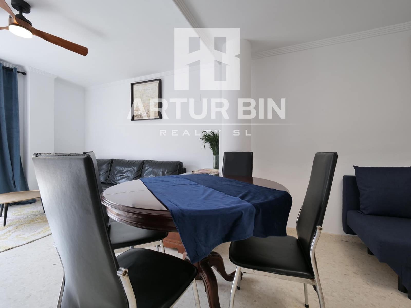 2 soveværelse Lejlighed til salg i Gilet med garage - € 210.000 (Ref: 8943918)