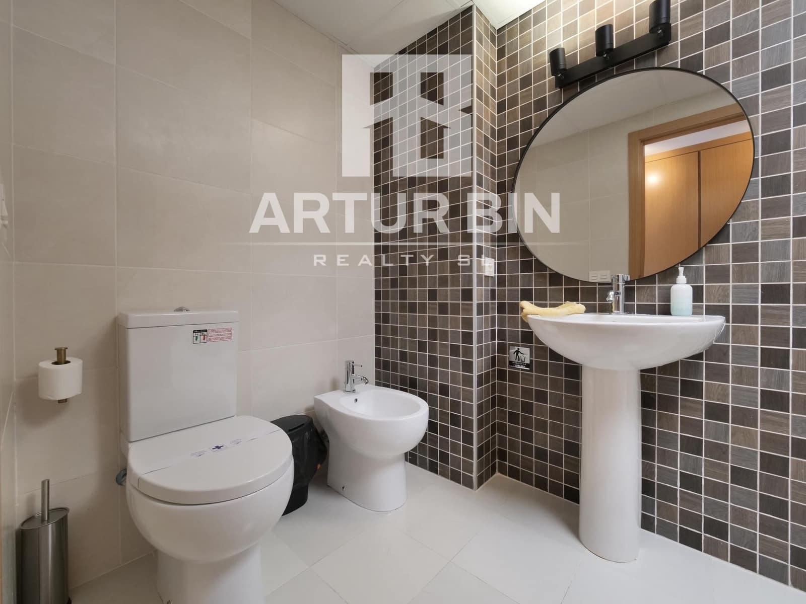 2 soveværelse Lejlighed til salg i Gilet med garage - € 210.000 (Ref: 8943918)