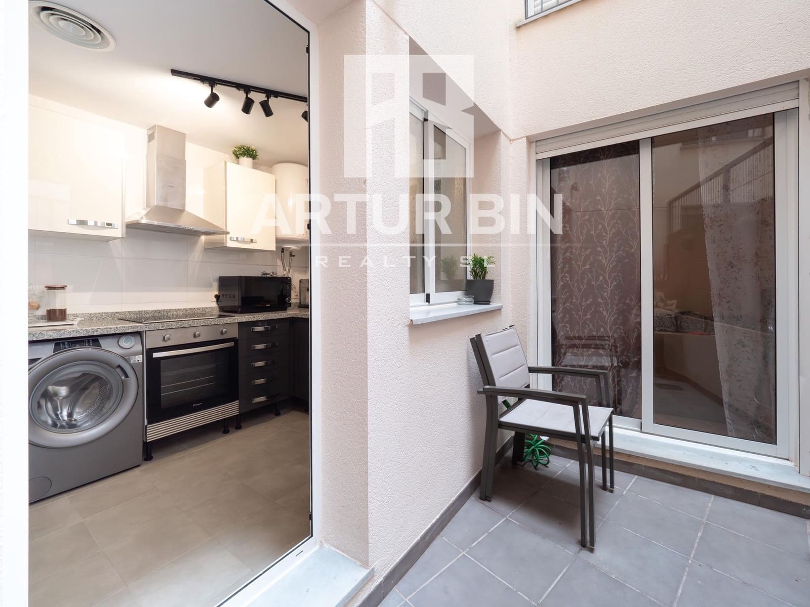 2 soveværelse Lejlighed til salg i Gilet med garage - € 210.000 (Ref: 8943918)