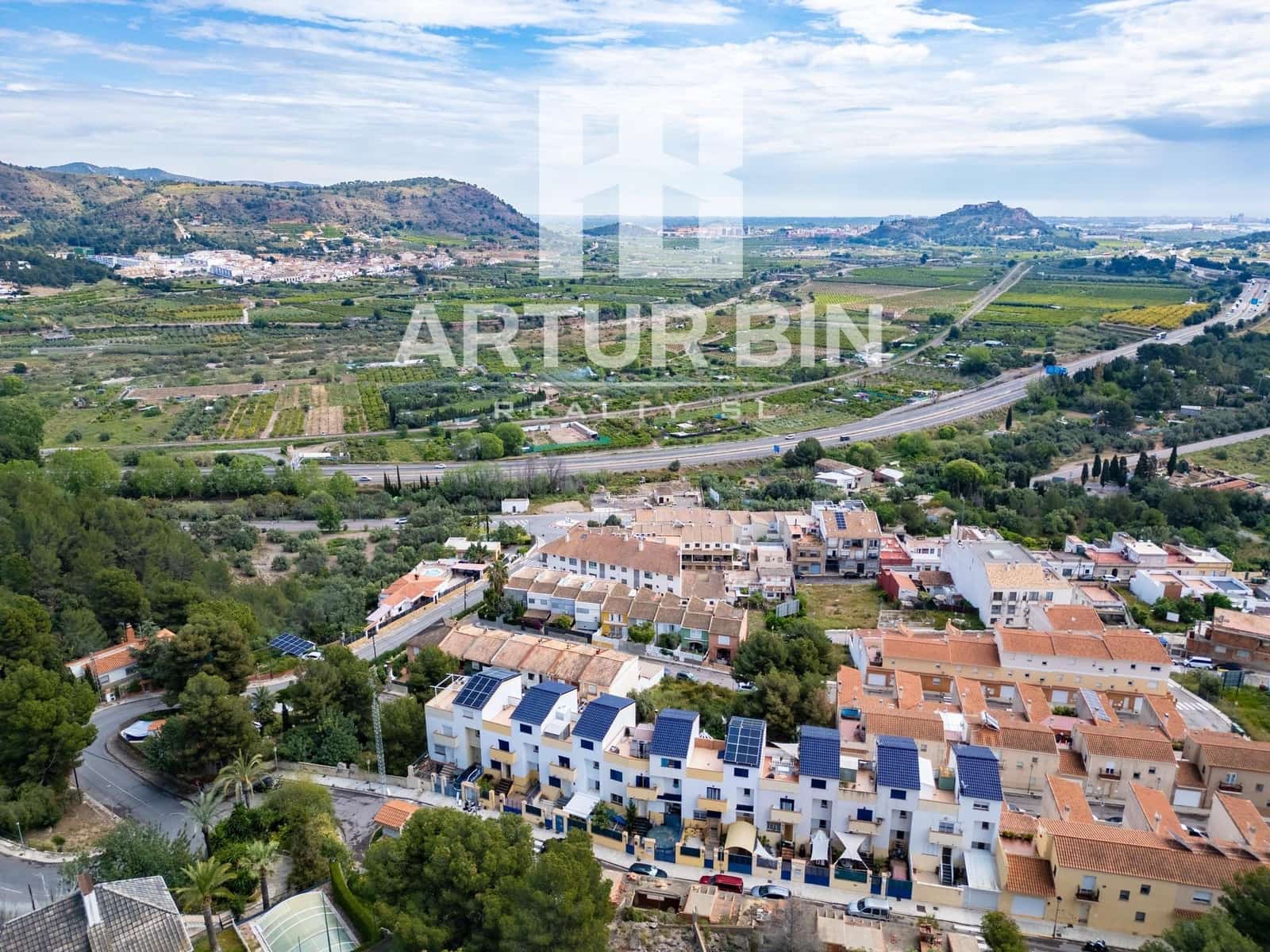 2 soveværelse Lejlighed til salg i Gilet med garage - € 210.000 (Ref: 8943918)