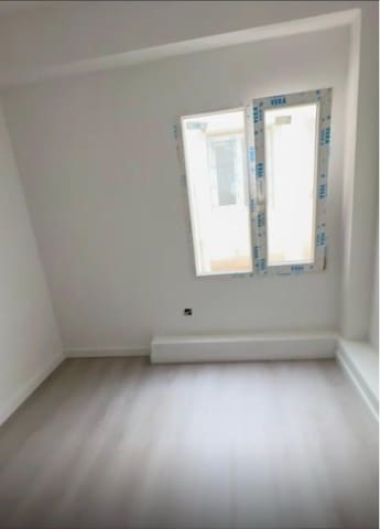 2 bedroom Apartment for sale in Centro, Castelló de la Plana - € 110,000 (Ref: 8962386)