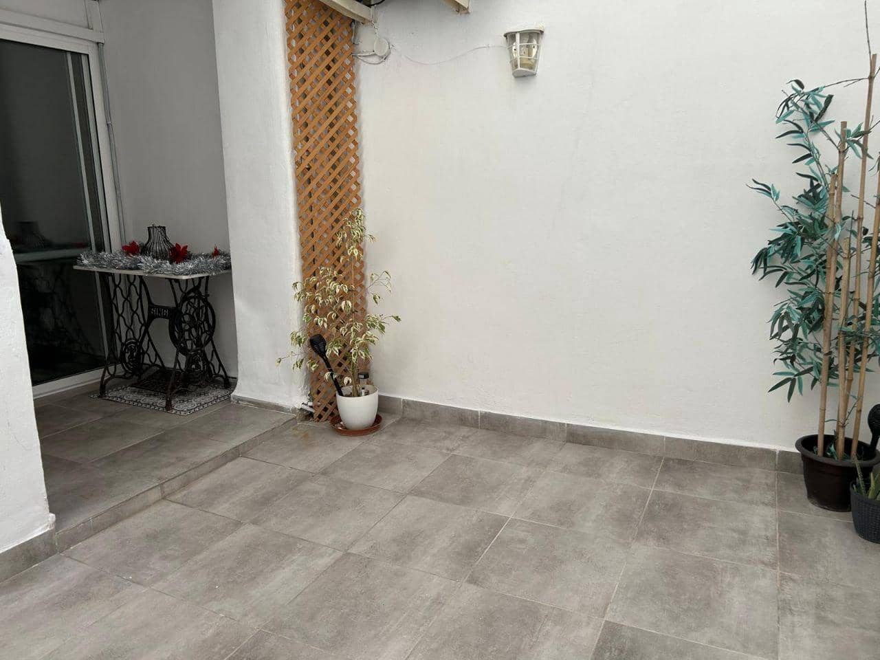 4 quarto Casa em Banda para venda em Moncada - 360 000 € (Ref: 8968340)