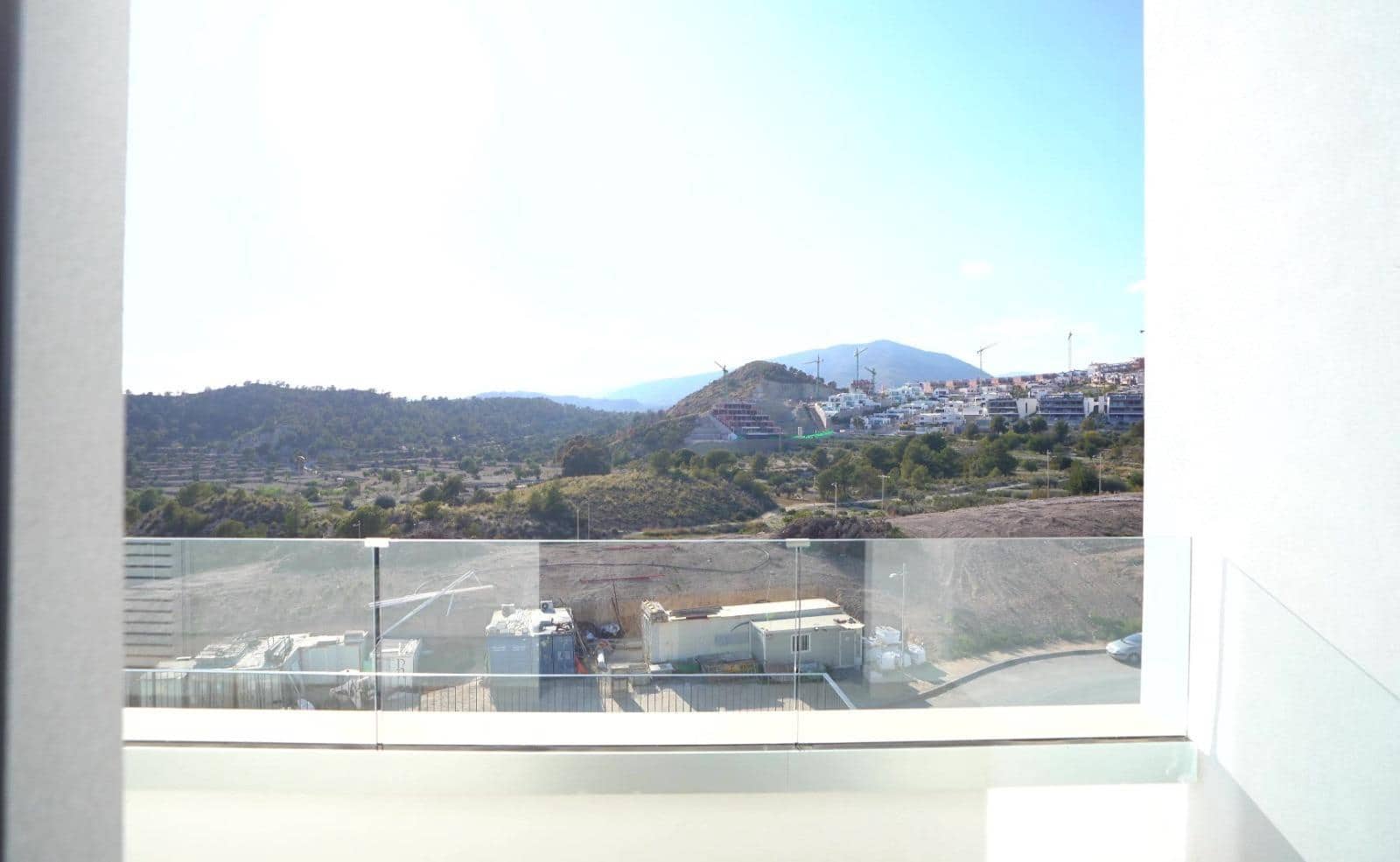 4 bedroom Apartment for sale in Finestrat with pool - € 580,000 (Ref: 8970386)