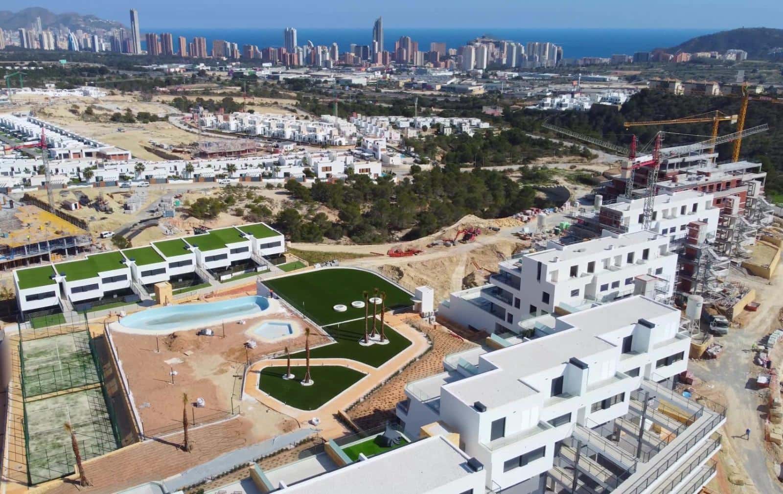 4 bedroom Apartment for sale in Finestrat with pool - € 580,000 (Ref: 8970386)