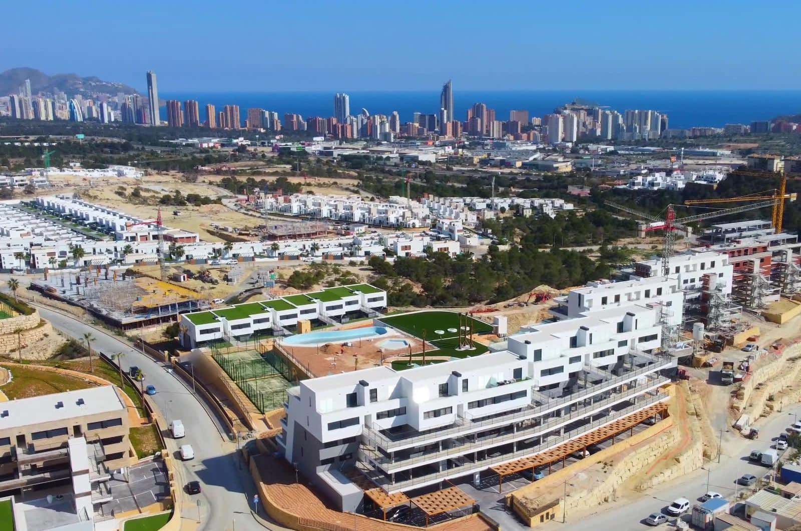 4 bedroom Apartment for sale in Finestrat with pool - € 580,000 (Ref: 8970386)