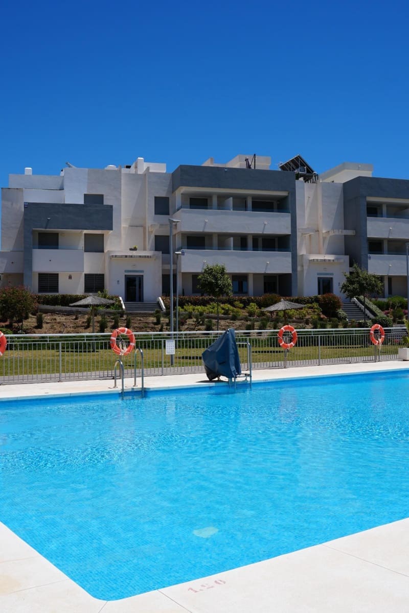 2 makuuhuone Huoneisto myytävänä paikassa Estepona mukana uima-altaan - 465 000 € (Ref: 9015486)