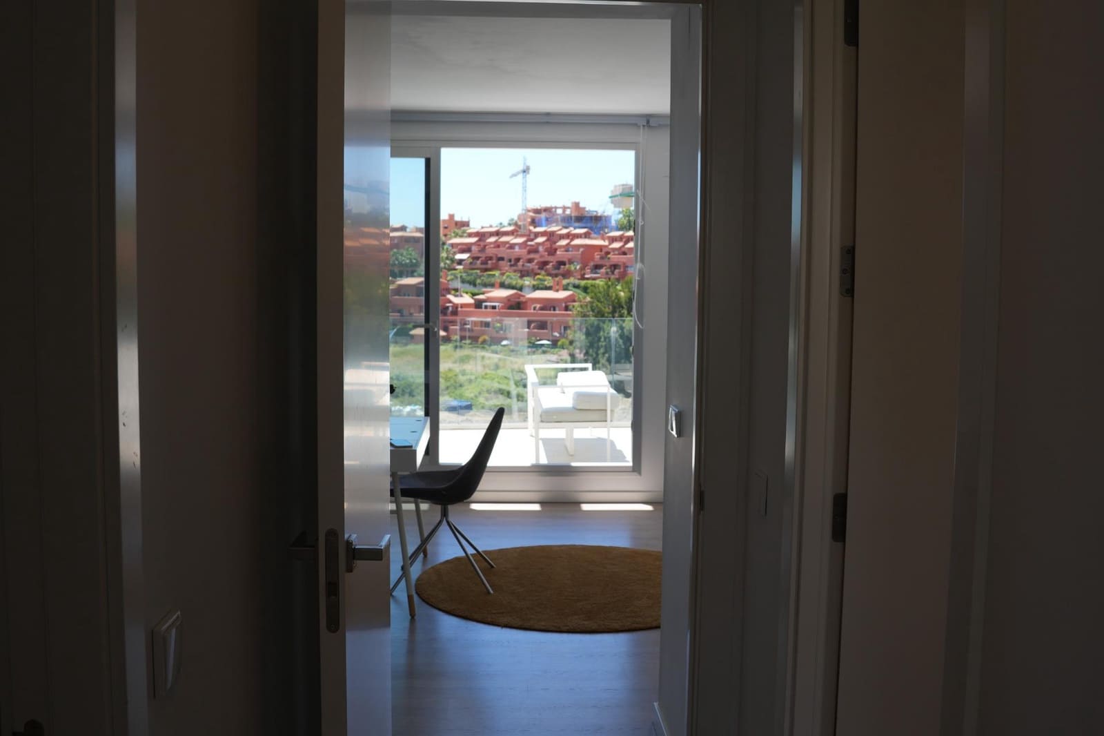 2 makuuhuone Huoneisto myytävänä paikassa Estepona mukana uima-altaan - 465 000 € (Ref: 9015486)