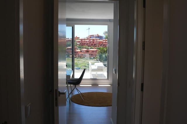 2 makuuhuone Huoneisto myytävänä paikassa Estepona mukana uima-altaan - 465 000 € (Ref: 9015486)