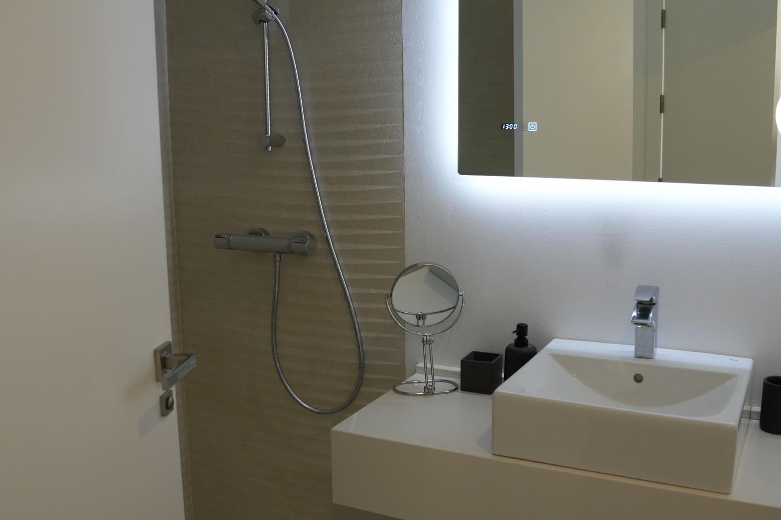 2 makuuhuone Huoneisto myytävänä paikassa Estepona mukana uima-altaan - 465 000 € (Ref: 9015486)