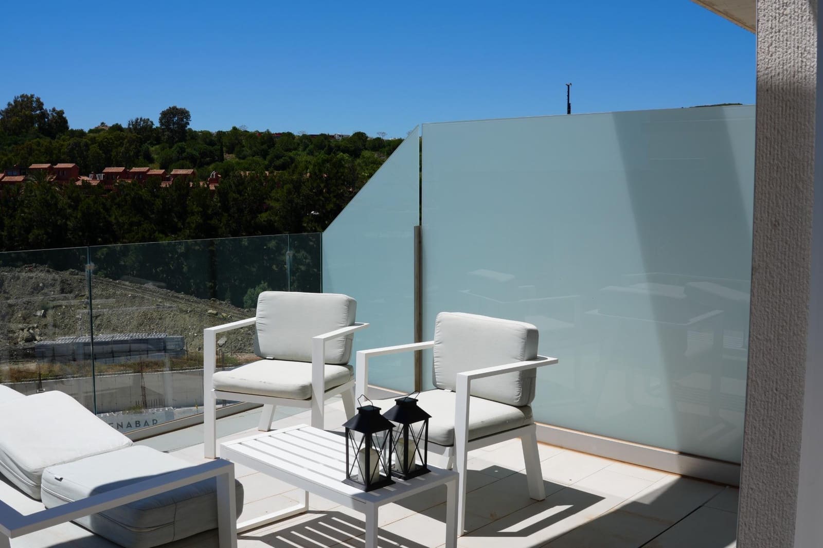 2 makuuhuone Huoneisto myytävänä paikassa Estepona mukana uima-altaan - 465 000 € (Ref: 9015486)