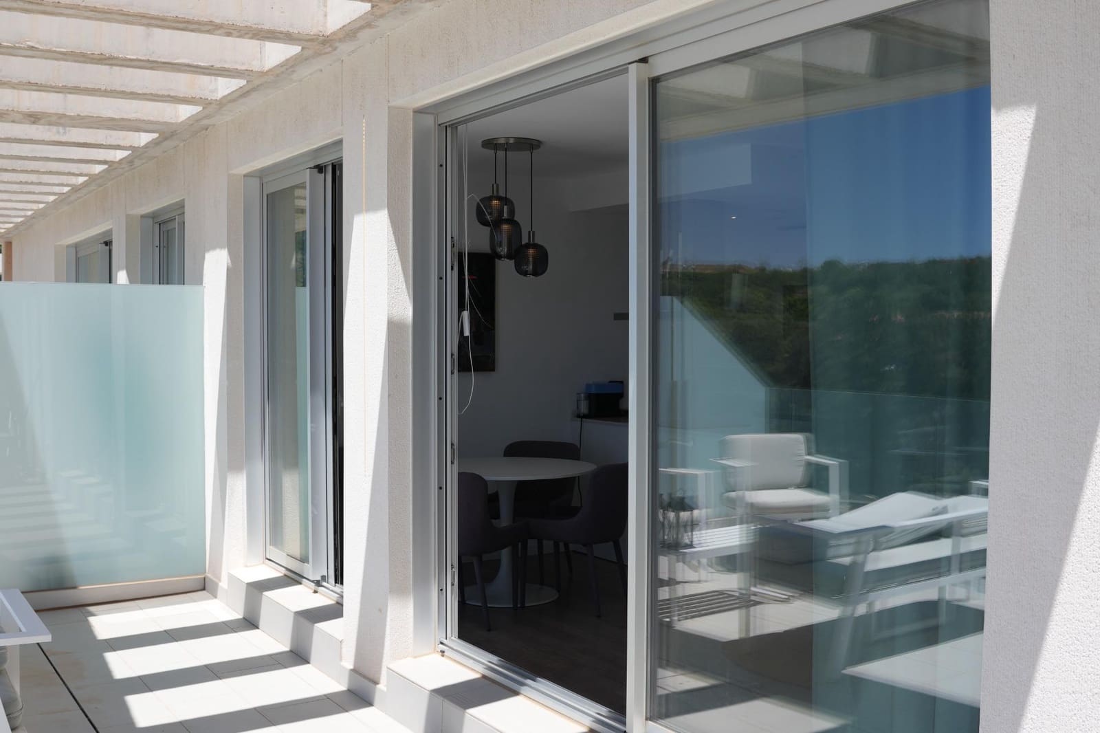 2 makuuhuone Huoneisto myytävänä paikassa Estepona mukana uima-altaan - 465 000 € (Ref: 9015486)