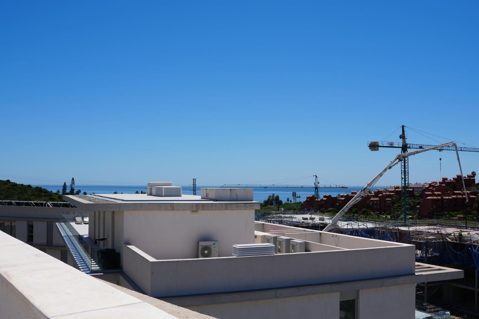 2 makuuhuone Huoneisto myytävänä paikassa Estepona mukana uima-altaan - 465 000 € (Ref: 9015486)