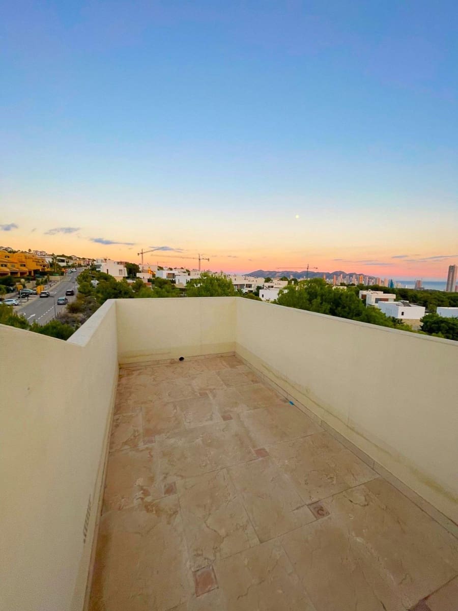 4 bedroom Apartment for sale in Finestrat with pool garage - € 450,000 (Ref: 9075811)