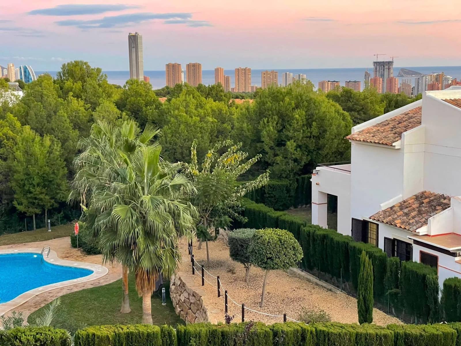 4 bedroom Apartment for sale in Finestrat with pool garage - € 450,000 (Ref: 9075811)