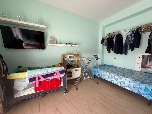 4 makuuhuone Huoneisto myytävänä paikassa Puig - 140 000 € (Ref: 9114138)