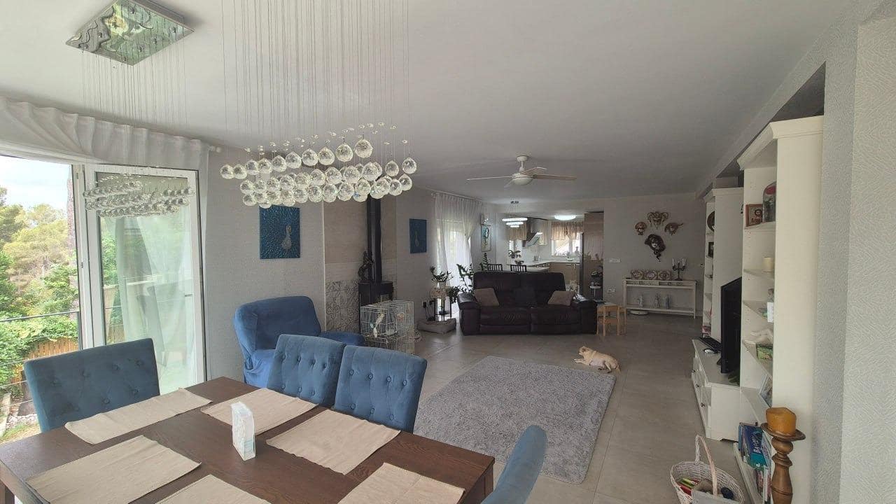 5 soveværelse Villa til salg i L'Eliana med swimmingpool garage - € 599.000 (Ref: 9126781)