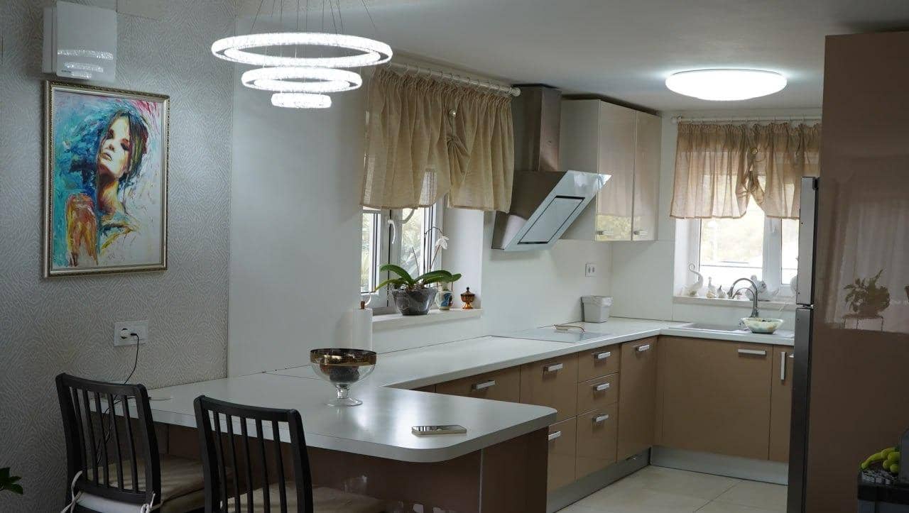 5 soveværelse Villa til salg i L'Eliana med swimmingpool garage - € 599.000 (Ref: 9126781)