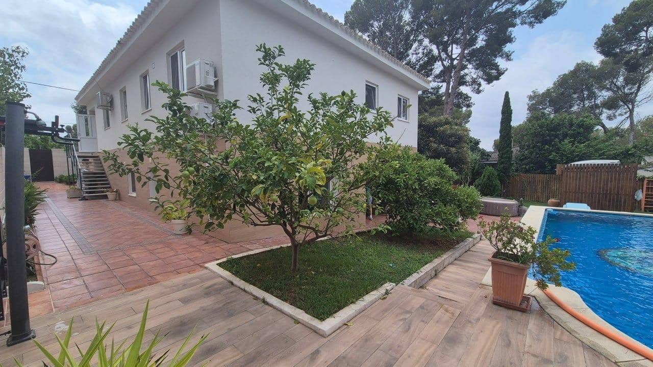 5 soveværelse Villa til salg i L'Eliana med swimmingpool garage - € 599.000 (Ref: 9126781)