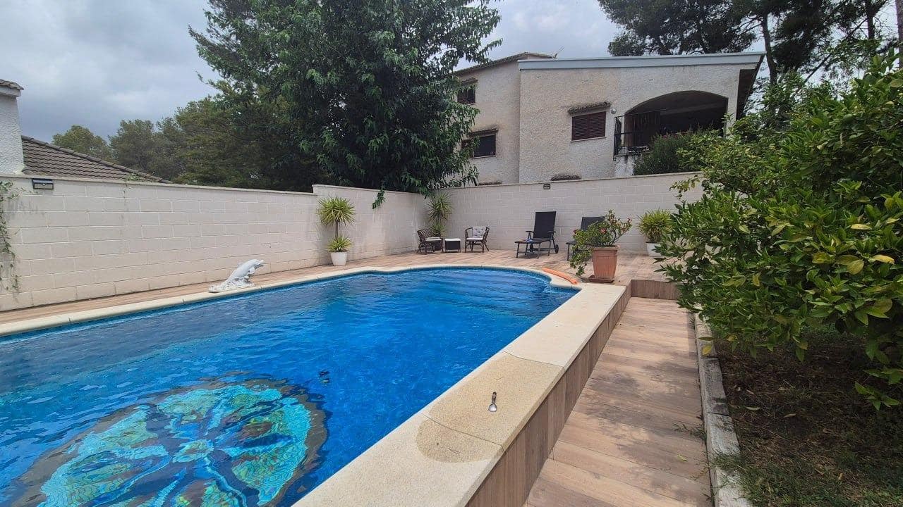 5 soveværelse Villa til salg i L'Eliana med swimmingpool garage - € 599.000 (Ref: 9126781)