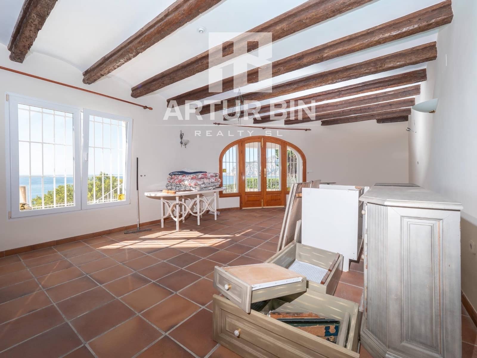 4 bedroom Villa for sale in Benissa with pool - € 1,950,000 (Ref: 9147181)