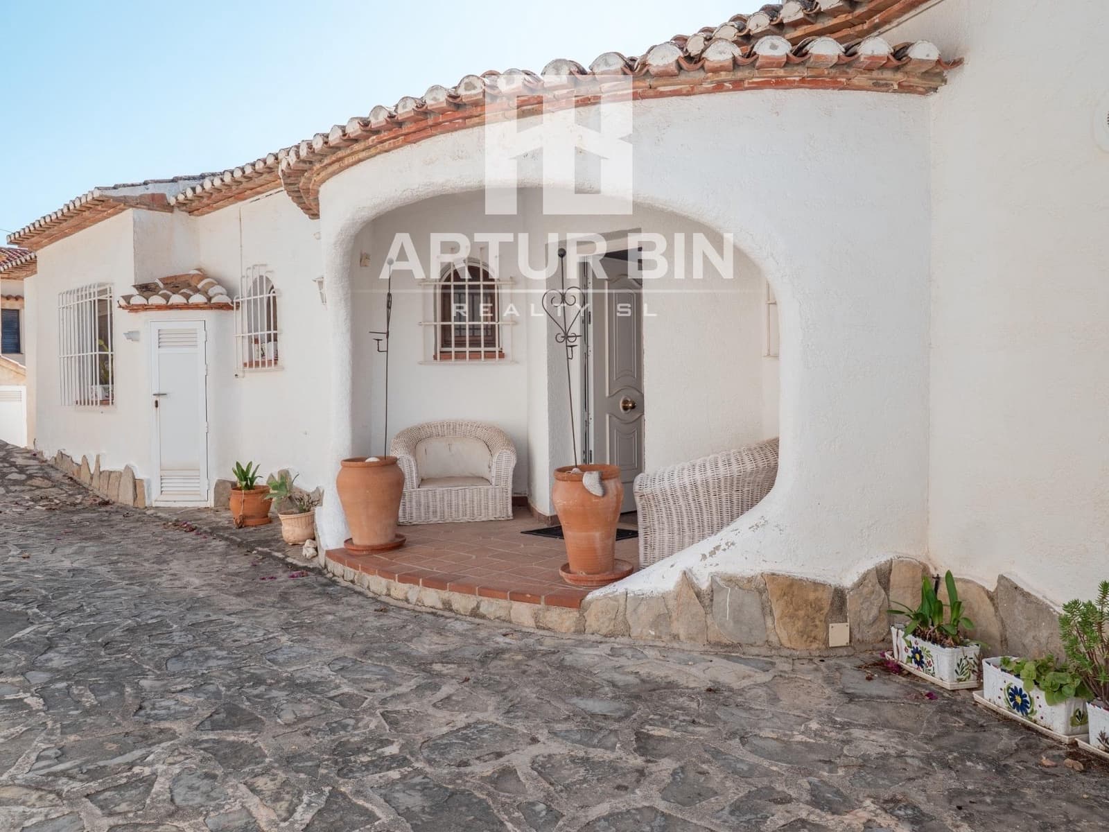 4 bedroom Villa for sale in Benissa with pool - € 1,950,000 (Ref: 9147181)
